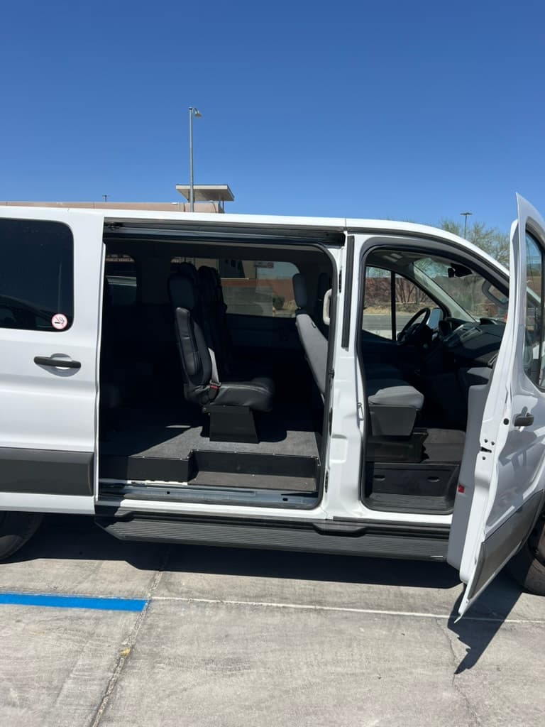 2019 Ford Transit 150 XLT Luxury 10 Seat Van thumbnail 13
