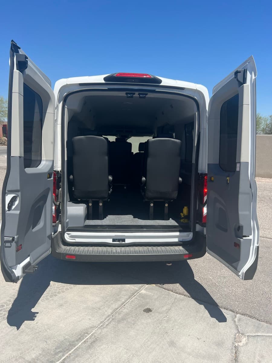 2019 Ford Transit 150 XLT 8 Passenger Medium Roof thumbnail 5