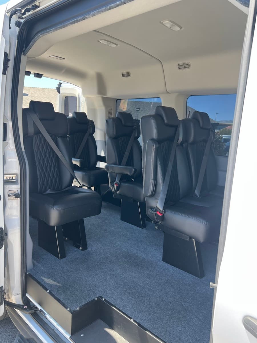 2019 Ford Transit 150 XLT 8 Passenger Medium Roof thumbnail 8