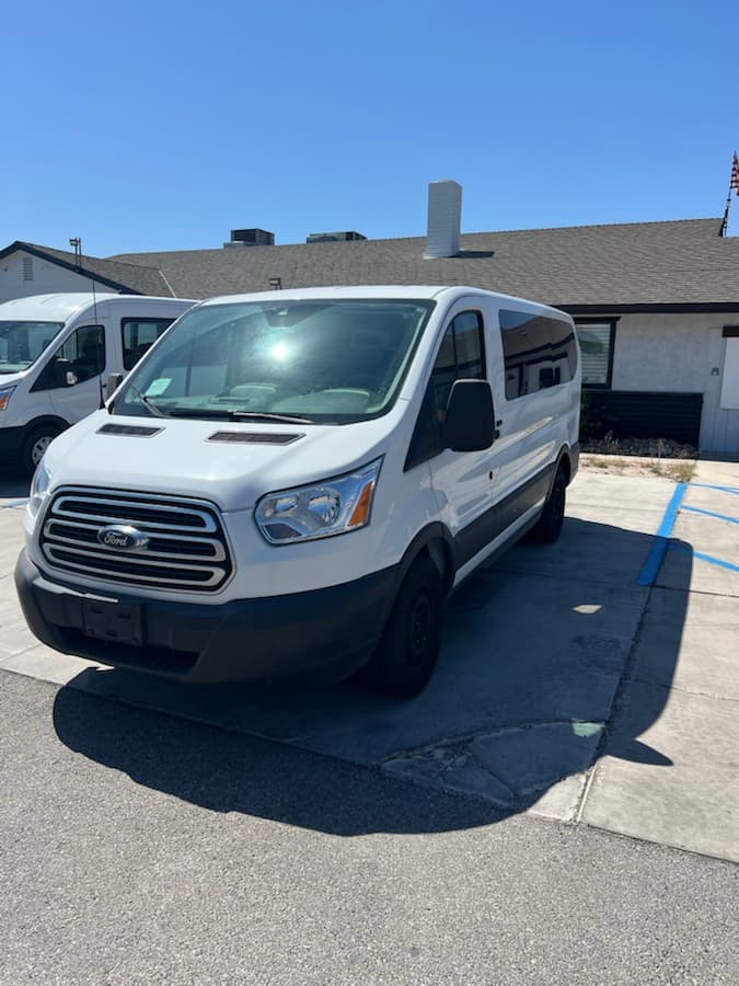 2019 Ford Transit 150 XLT Luxury 10 Seat Van exterior photo